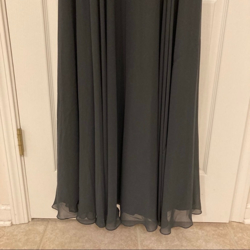 Xscape Beaded Bodice Embellished Short Sleeve Chiffon Gown in Charcoal Size 16 - Picture 6 of 13